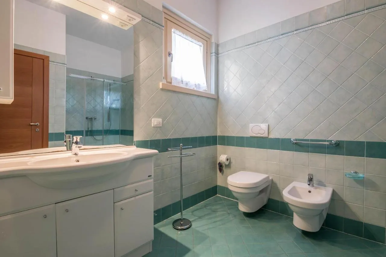 Apartment Loretta In Villa Fiore Toscolano Maderno Italien