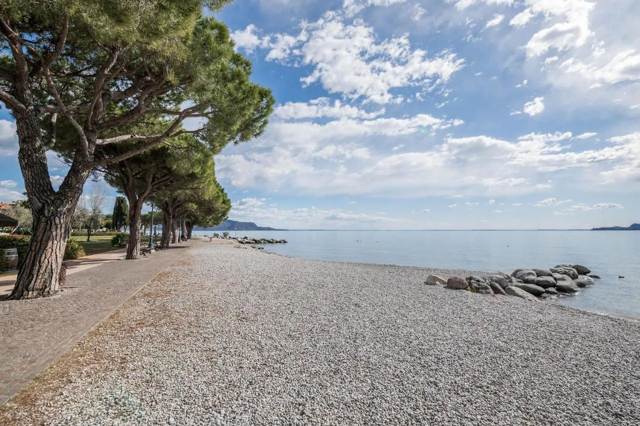 Apartment Loretta In Villa Fiore Toscolano Maderno Italien