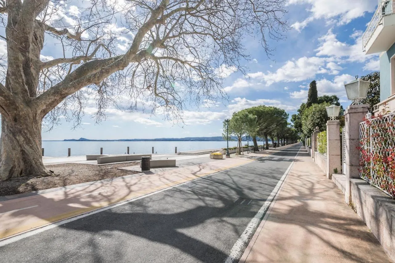 Apartment Loretta In Villa Fiore Toscolano Maderno 0*,  Italien